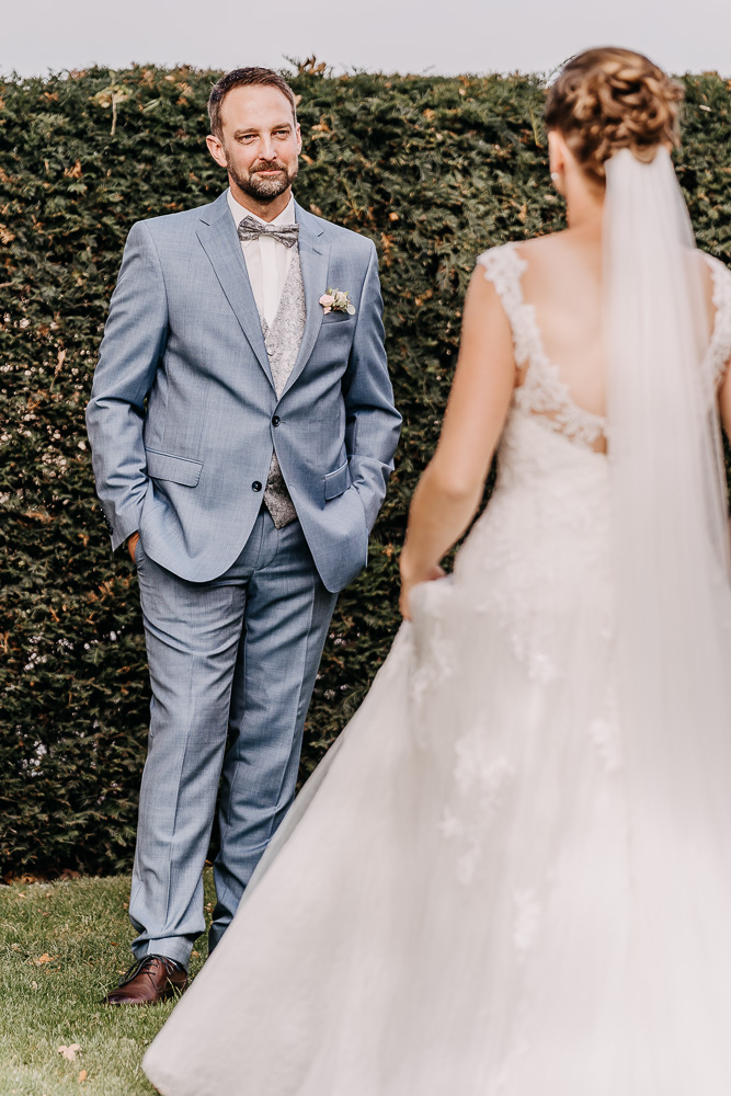 Foto von Lisa Werner Fotografie, Hochzeit, Brautpaar beim First Look