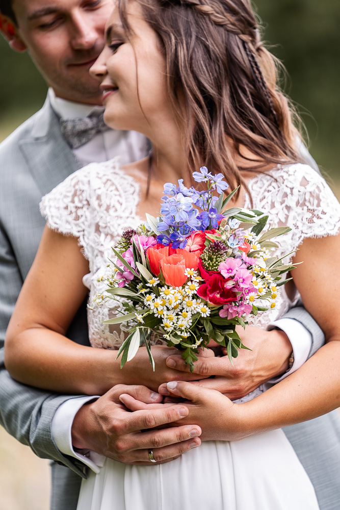 Foto von Lisa Werner Fotografie, Hochzeit, Brautpaarshooting, Detailbild, Brautstrauß